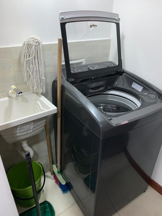 Apartamento Cerca Del Cc Titan Plaza Bogota Bagian luar foto